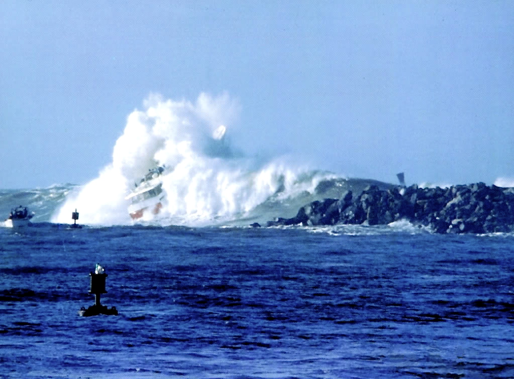 M.V. Mojo encountering monster wave a mouth of Morro Bay Harbor